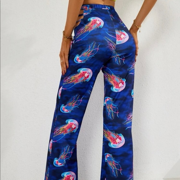 Jellyfish Fields Full Rave Outfit - Picture 3 of 9